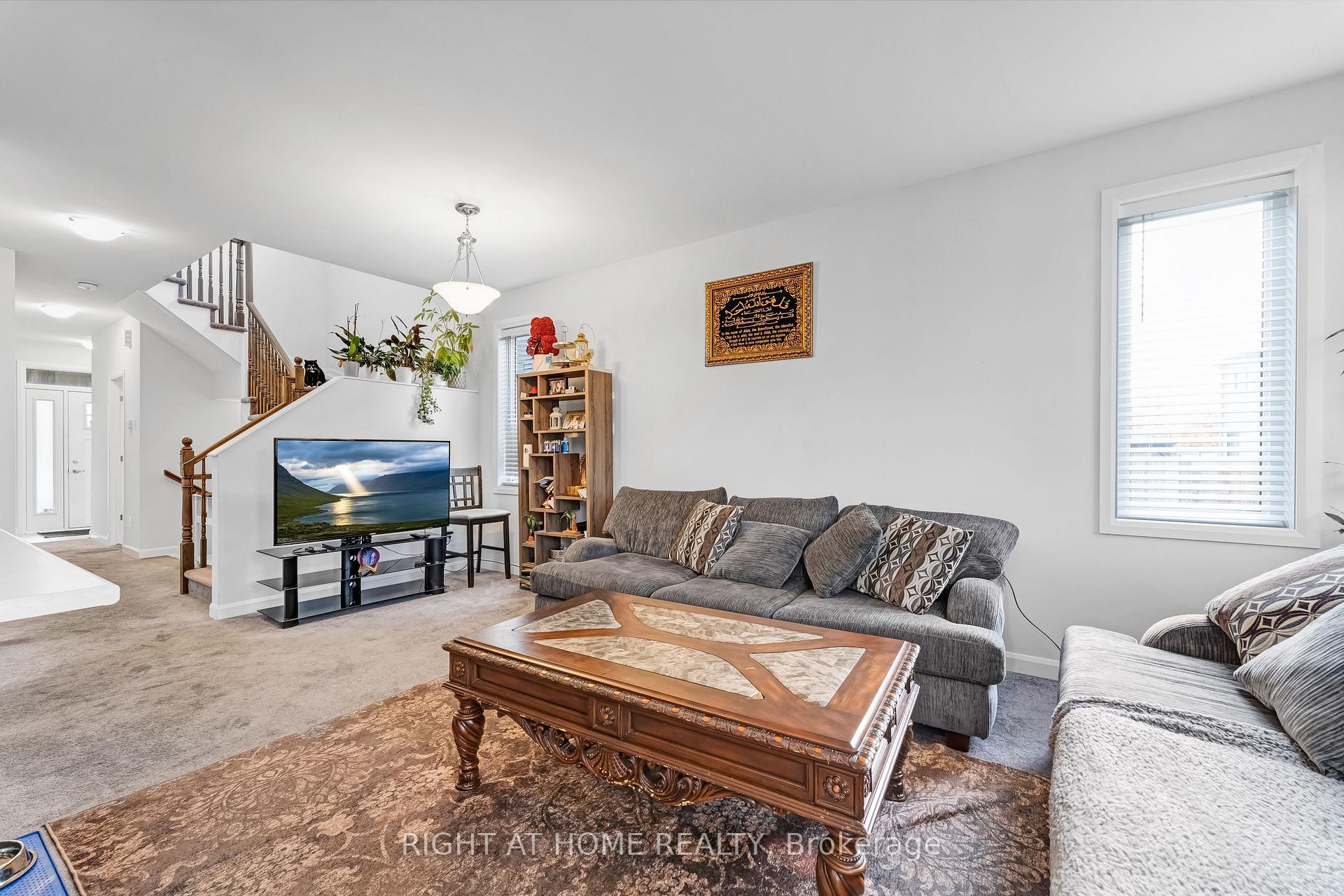 Photo 11 of 736 Sebastian Street, Ottawa, Avalon East — HOMEH