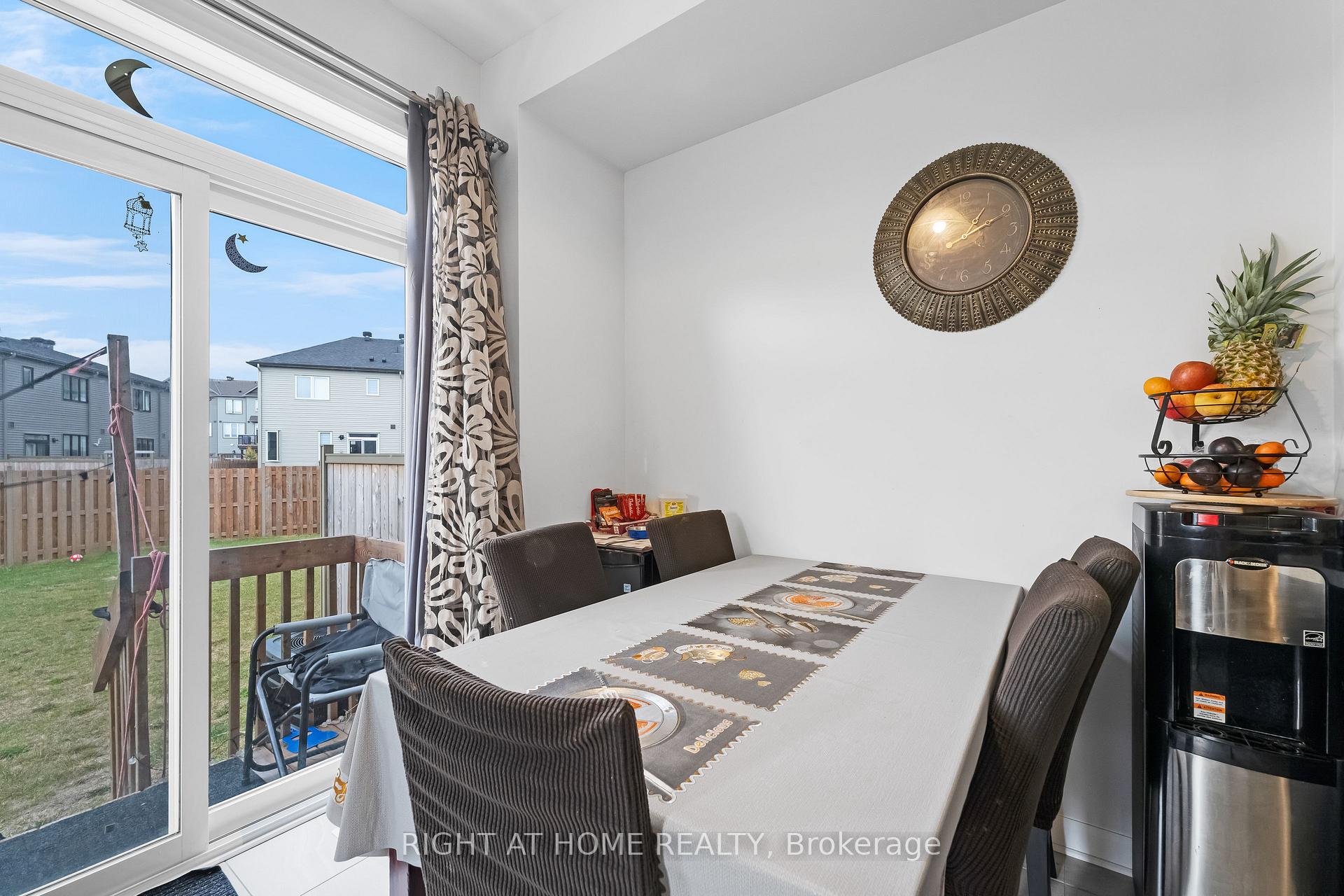 Photo 12 of 736 Sebastian Street, Ottawa, Avalon East — HOMEH