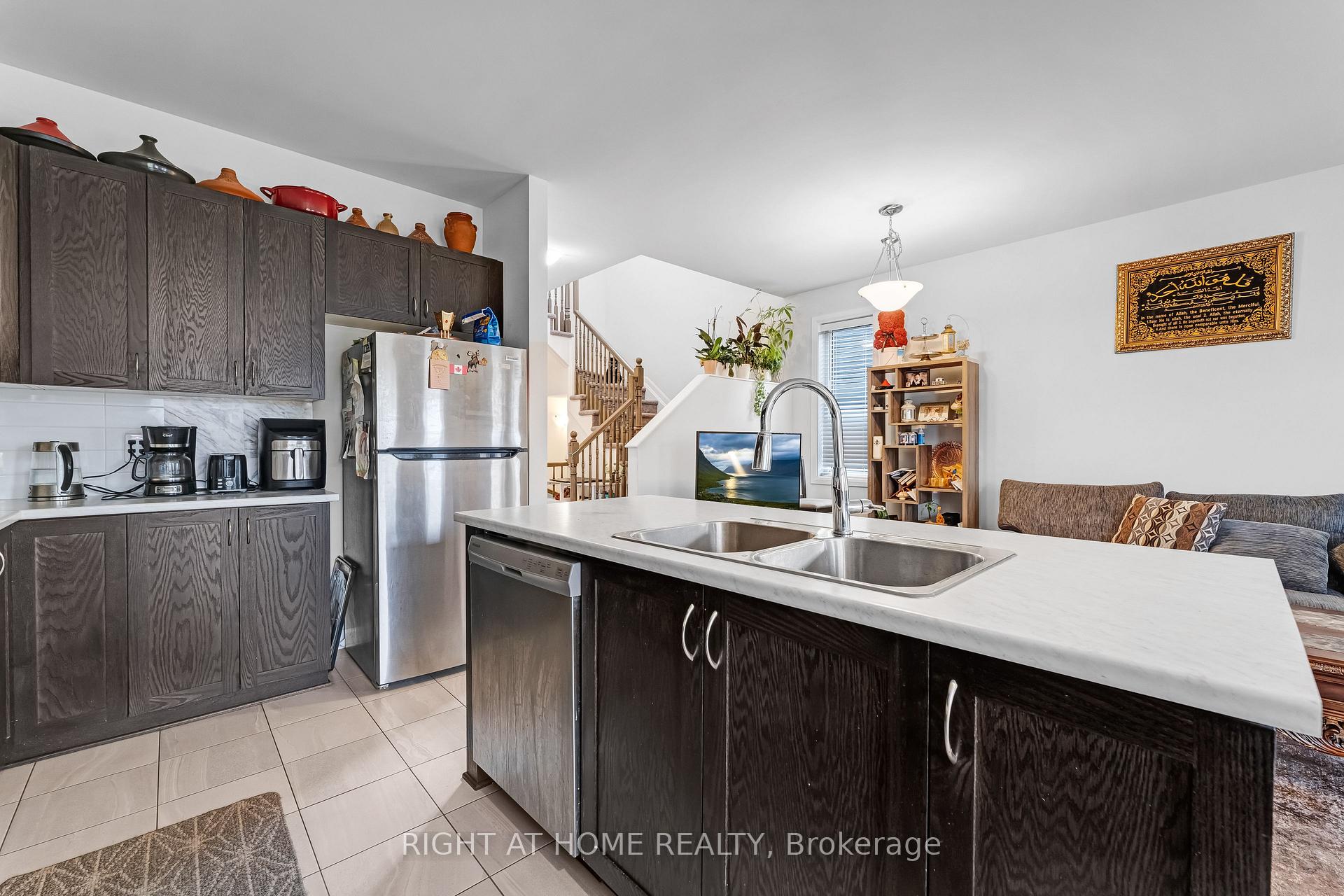 Photo 14 of 736 Sebastian Street, Ottawa, Avalon East — HOMEH