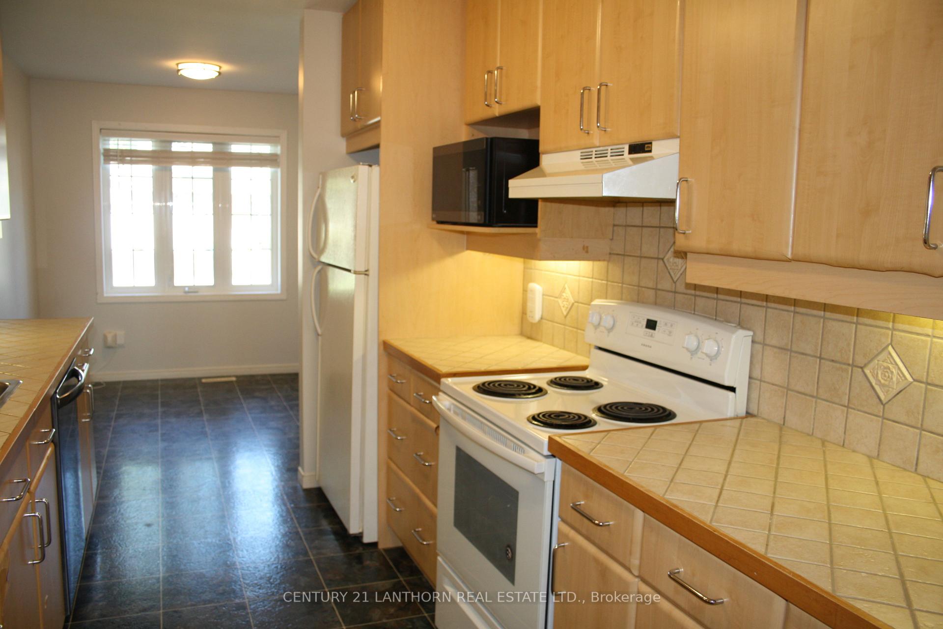 Photo 5 of 19 Pinegrove Court, Belleville, Belleville Ward — HOMEH