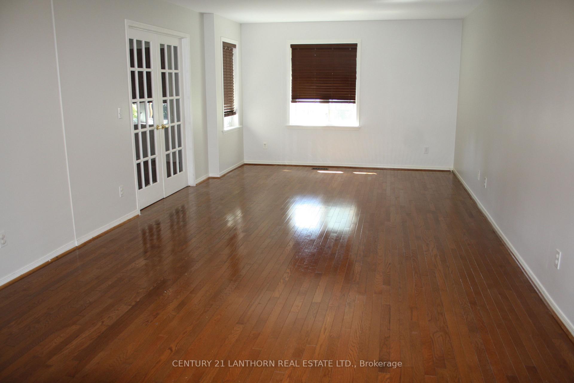 Photo 10 of 19 Pinegrove Court, Belleville, Belleville Ward — HOMEH