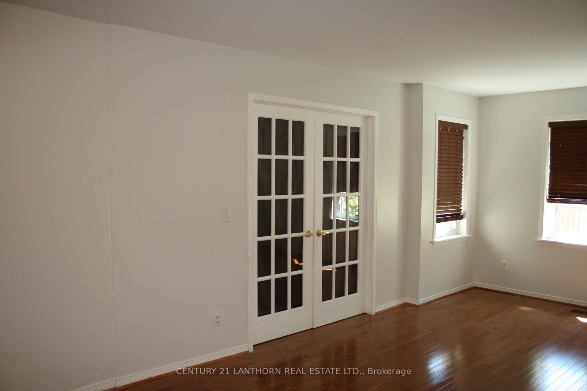 Photo 9 of 19 Pinegrove Court, Belleville, Belleville Ward — HOMEH