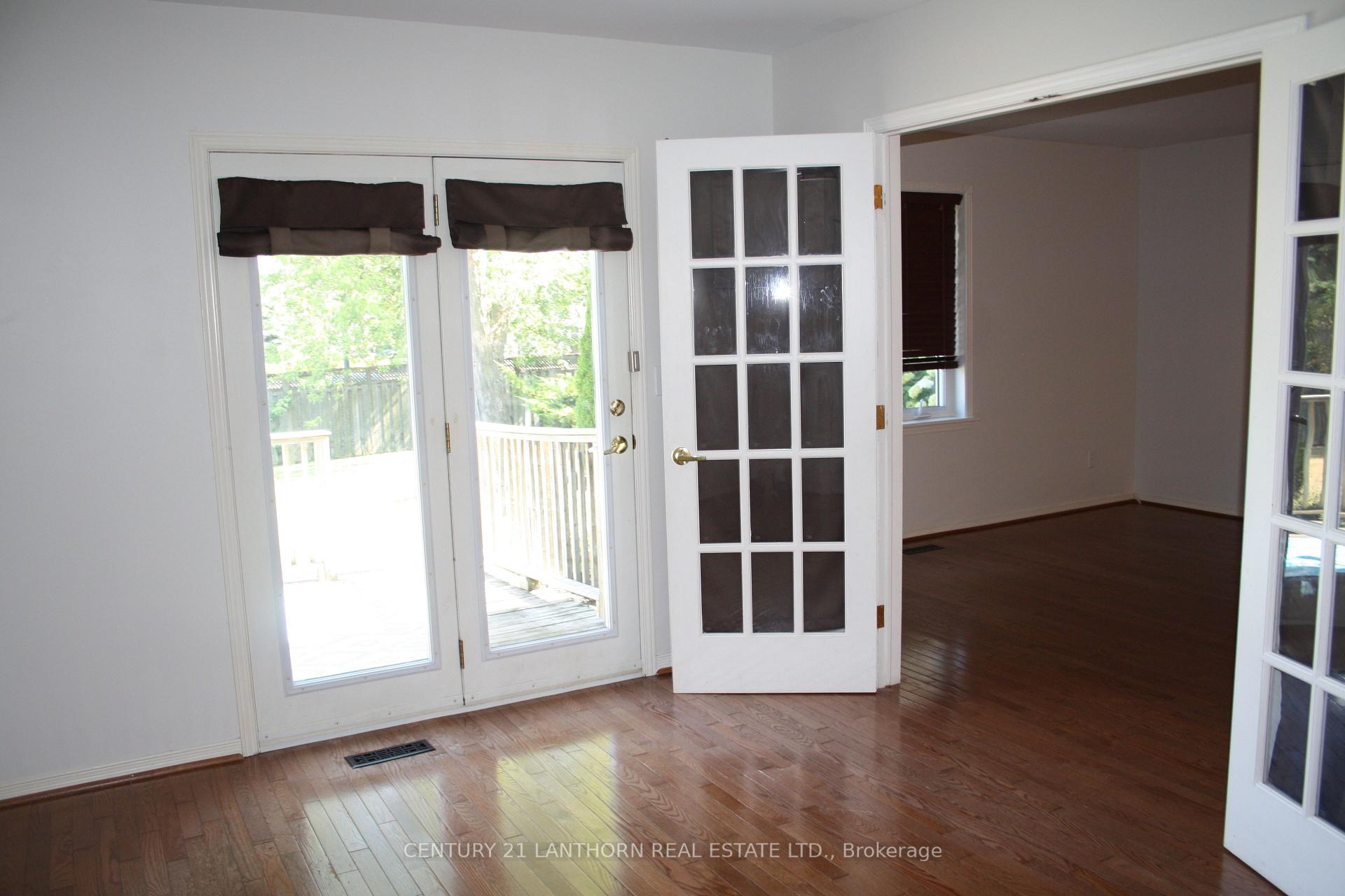 Photo 12 of 19 Pinegrove Court, Belleville, Belleville Ward — HOMEH