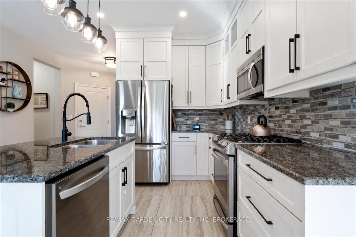 Photo 9 of 23 Willowbrook Drive, Welland, West Welland — HOMEH