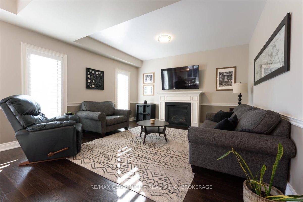Photo 12 of 23 Willowbrook Drive, Welland, West Welland — HOMEH