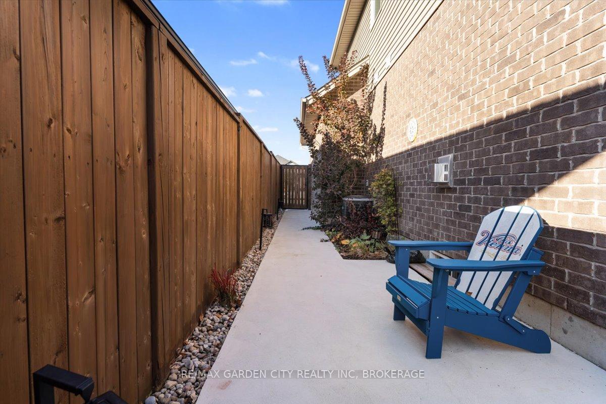 Photo 30 of 23 Willowbrook Drive, Welland, West Welland — HOMEH