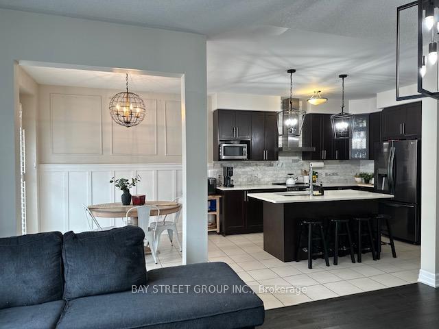 Photo 6 of 1753 Shelburne Street, Oshawa, Samac — HOMEH