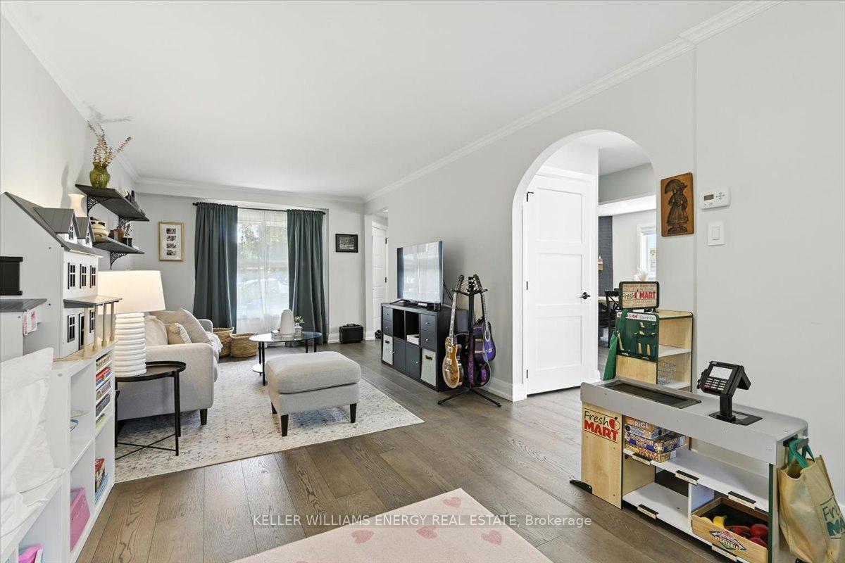 Photo 11 of 48 Plowman Drive, Ajax, Central — HOMEH