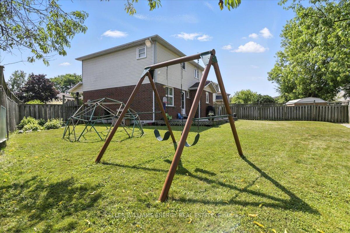 Photo 27 of 48 Plowman Drive, Ajax, Central — HOMEH