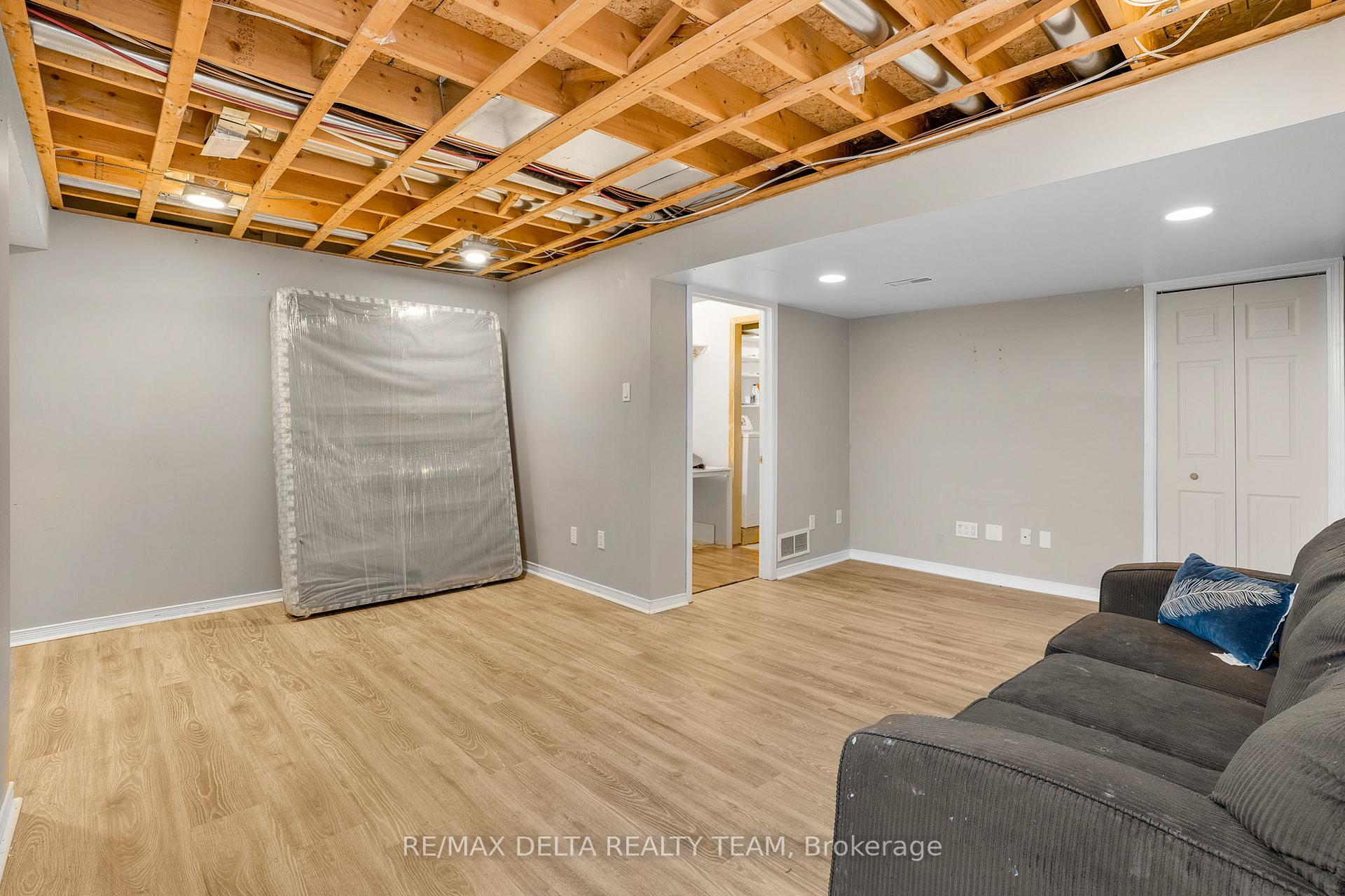 Photo 21 of 2044 Scully Way E, Ottawa, Fallingbrook/Gardenway South — HOMEH