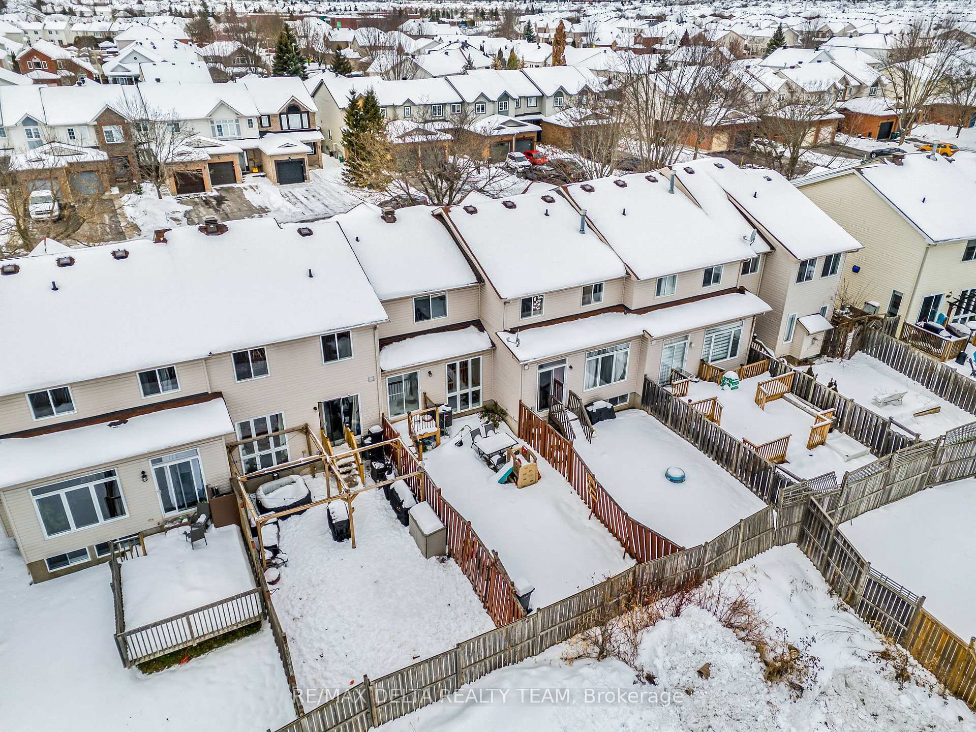Photo 26 of 2044 Scully Way E, Ottawa, Fallingbrook/Gardenway South — HOMEH