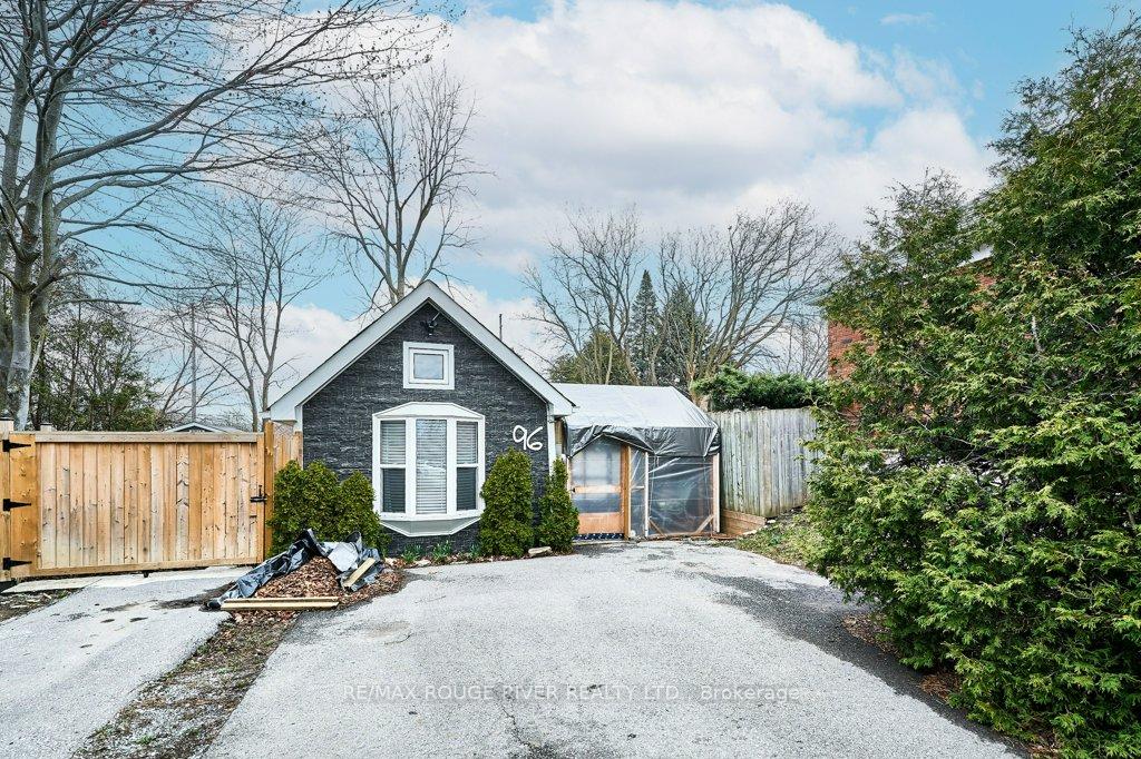 Photo 3 of 96 Quebec Street, Oshawa, Central — HOMEH