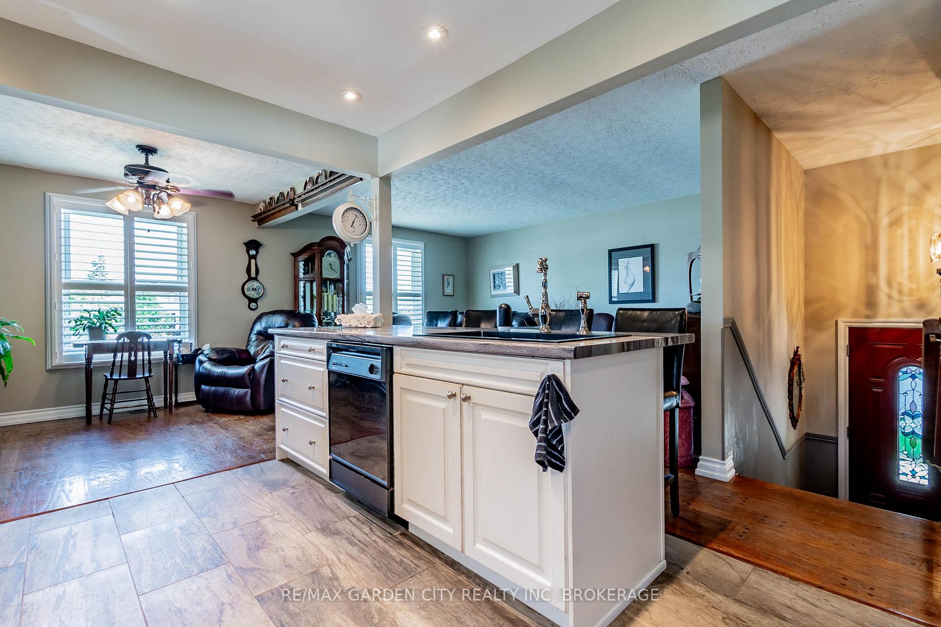 Photo 7 of 48 Robert Street, Welland, Lincoln/Crowland — HOMEH
