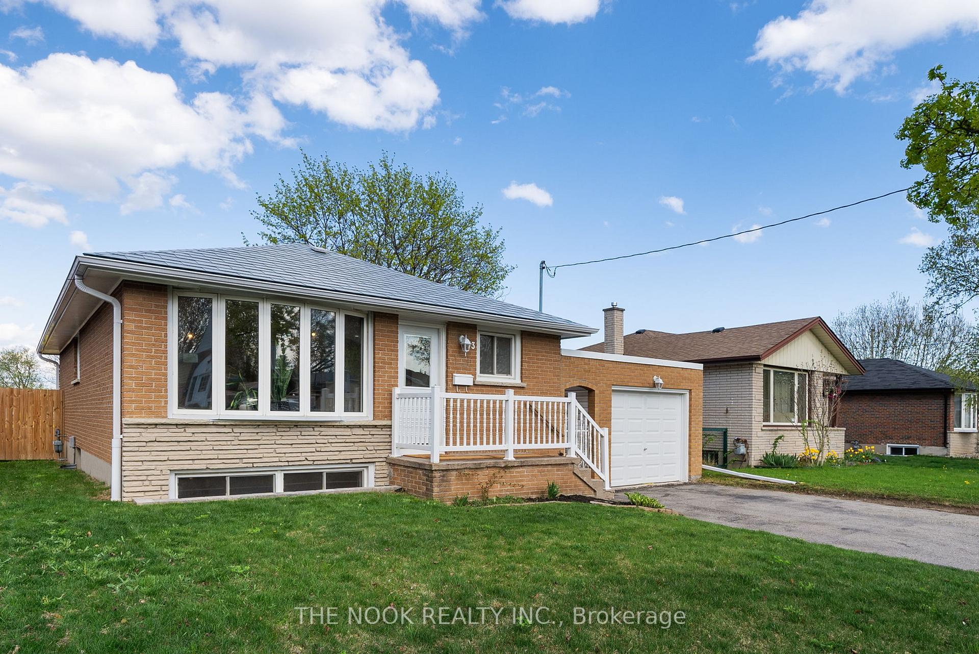 Photo 2 of 73 Vancouver Court, Oshawa, Vanier — HOMEH
