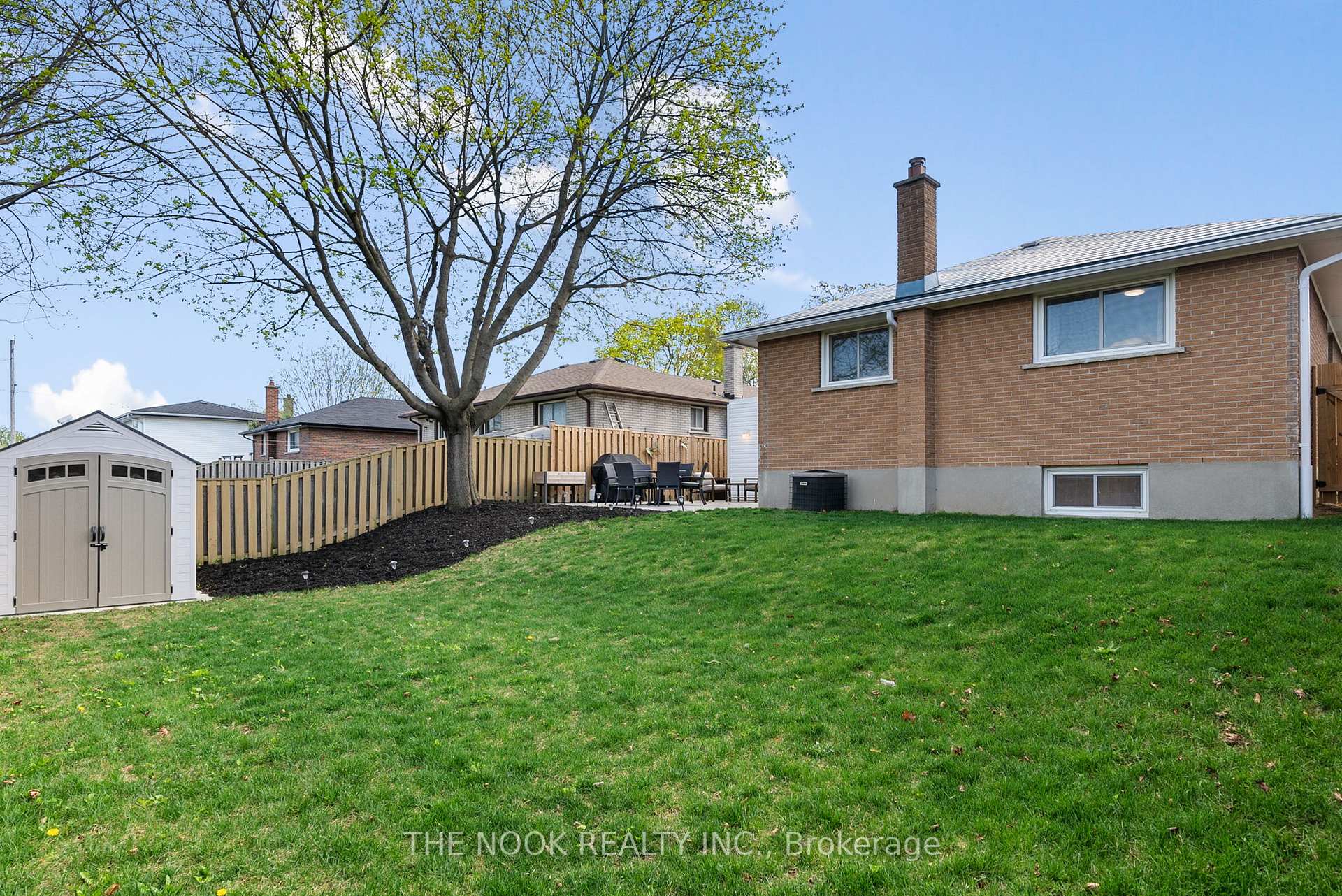 Photo 35 of 73 Vancouver Court, Oshawa, Vanier — HOMEH