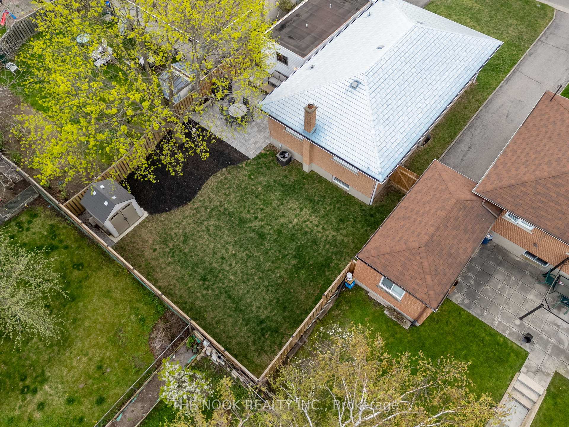 Photo 39 of 73 Vancouver Court, Oshawa, Vanier — HOMEH