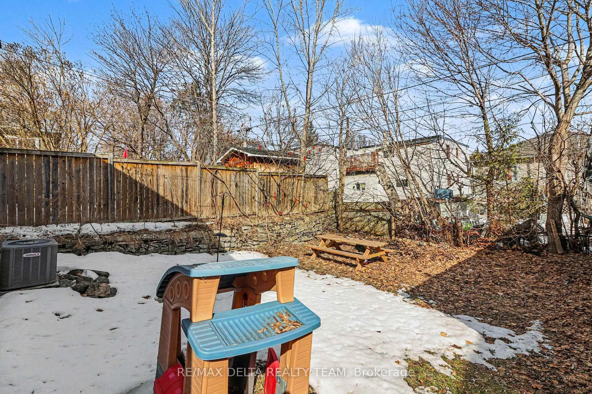 Photo 13 of 273 Shakespeare Street, Ottawa, Vanier — HOMEH