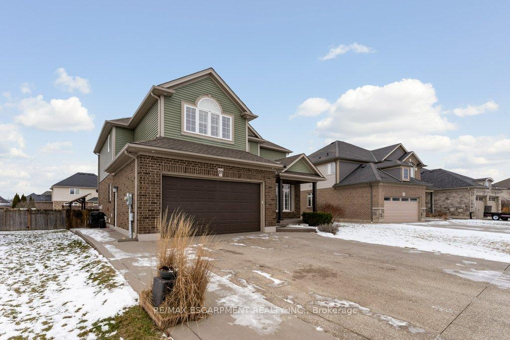 Photo 2 of 27 Trailwood Drive, Welland, Coyle Creek — HOMEH
