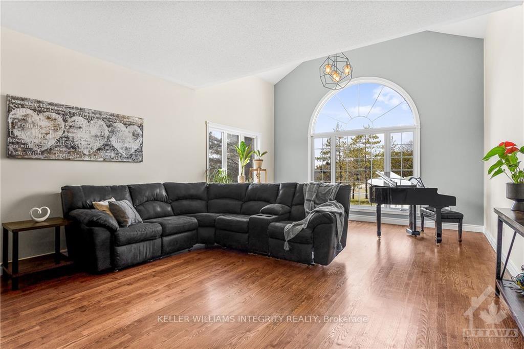 Photo 6 of 1409 Gauthier Street, Ottawa, Cumberland Ridge — HOMEH