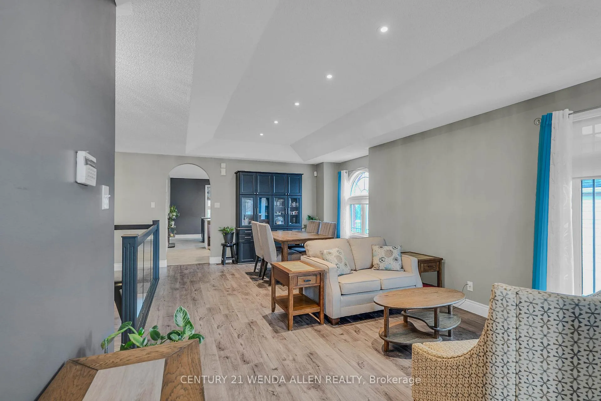 Photo 6 of 285 Woodward Avenue, Selwyn — HOMEH