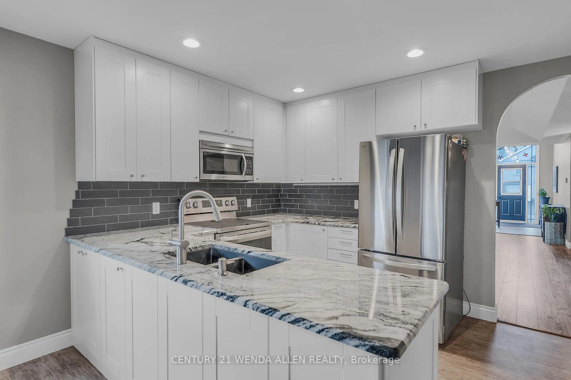Photo 11 of 285 Woodward Avenue, Selwyn — HOMEH