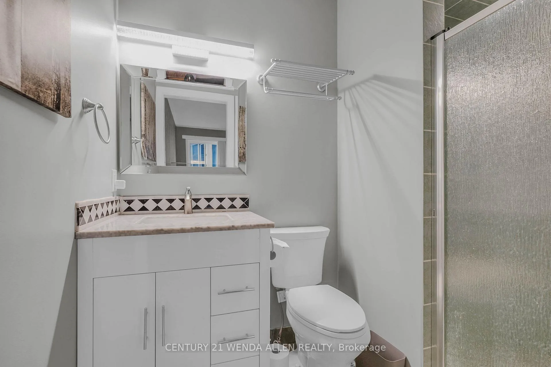Photo 18 of 285 Woodward Avenue, Selwyn — HOMEH