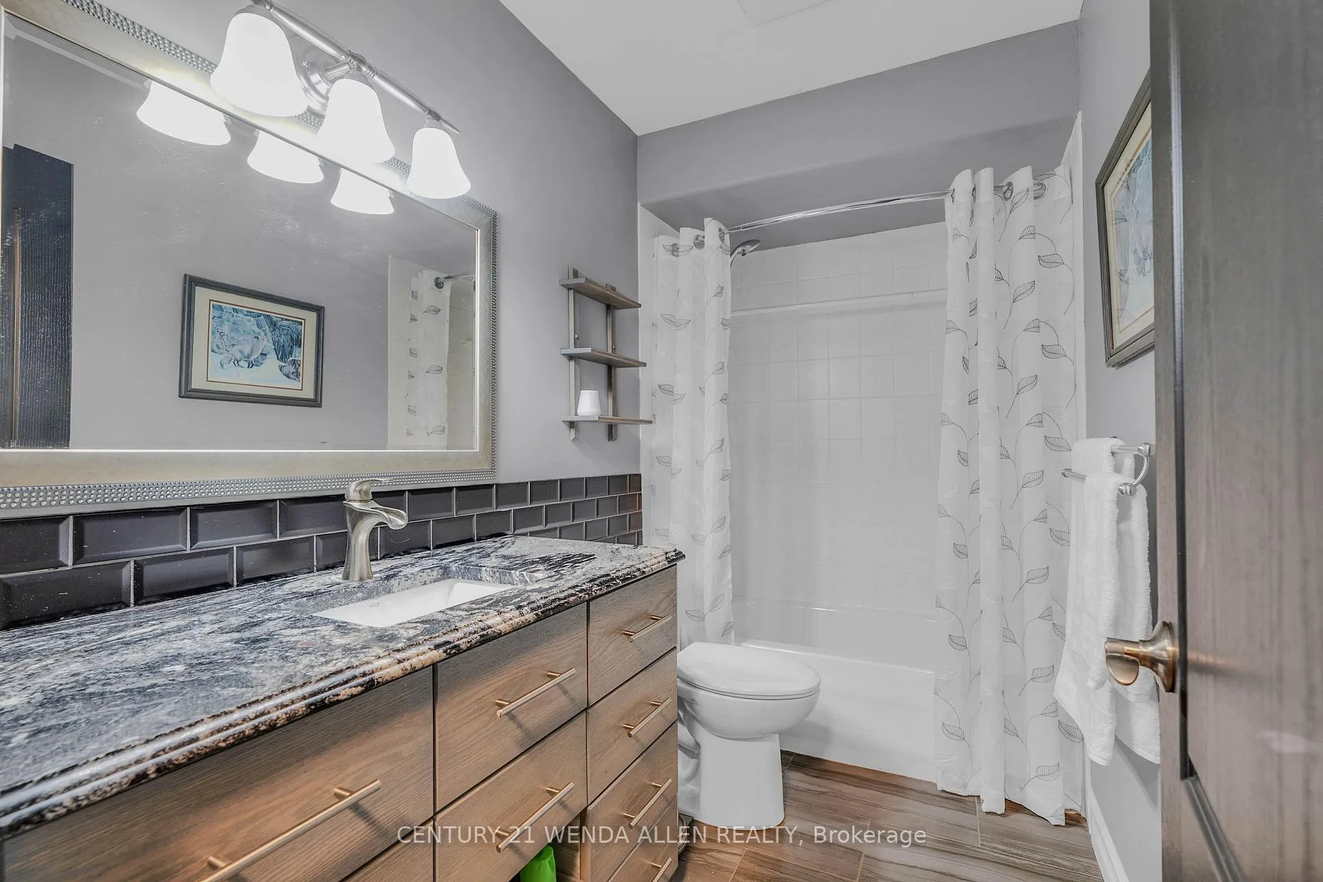 Photo 21 of 285 Woodward Avenue, Selwyn — HOMEH