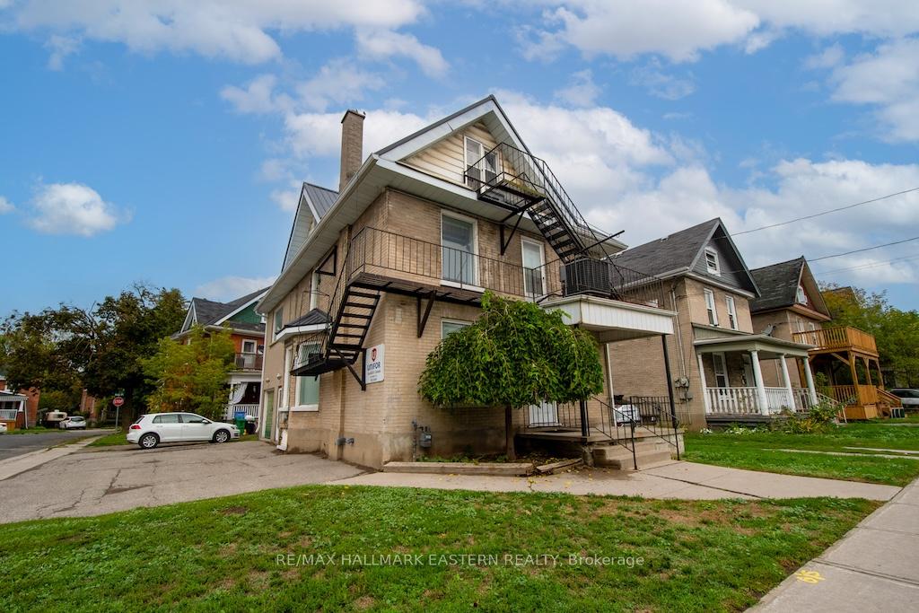 Photo 34 of 203 Park Street N, Peterborough, Town Ward 3 — HOMEH