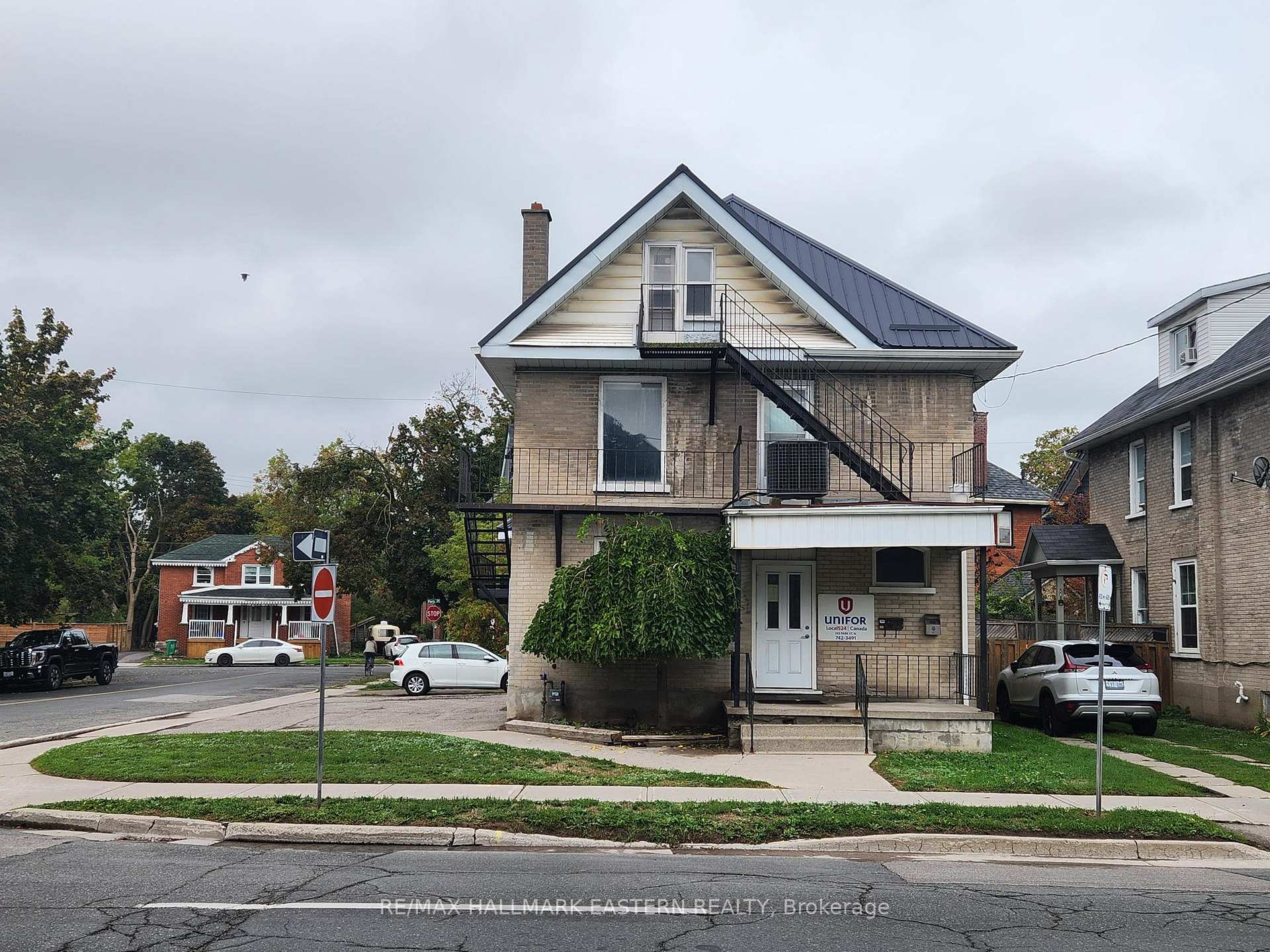 Photo 36 of 203 Park Street N, Peterborough, Town Ward 3 — HOMEH