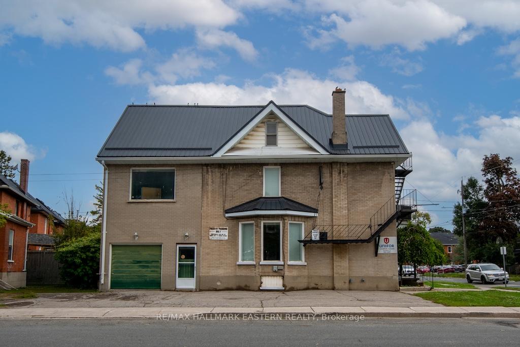Photo 38 of 203 Park Street N, Peterborough, Town Ward 3 — HOMEH