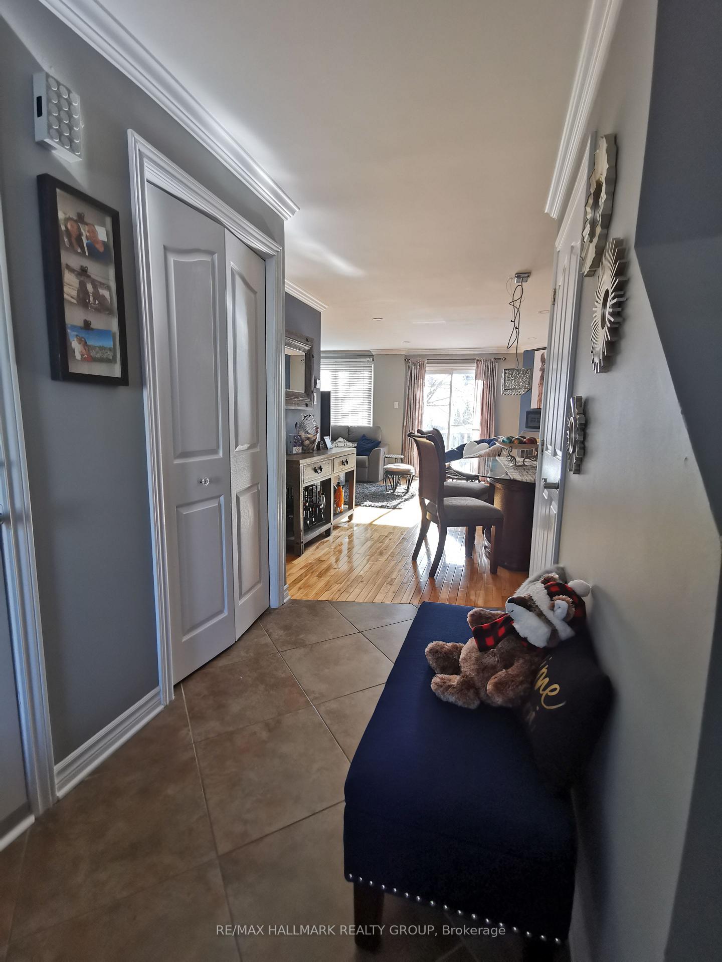 Photo 4 of 1638 St Georges Street, Ottawa, Bilberry Creek/Queenswood Heights — HOMEH