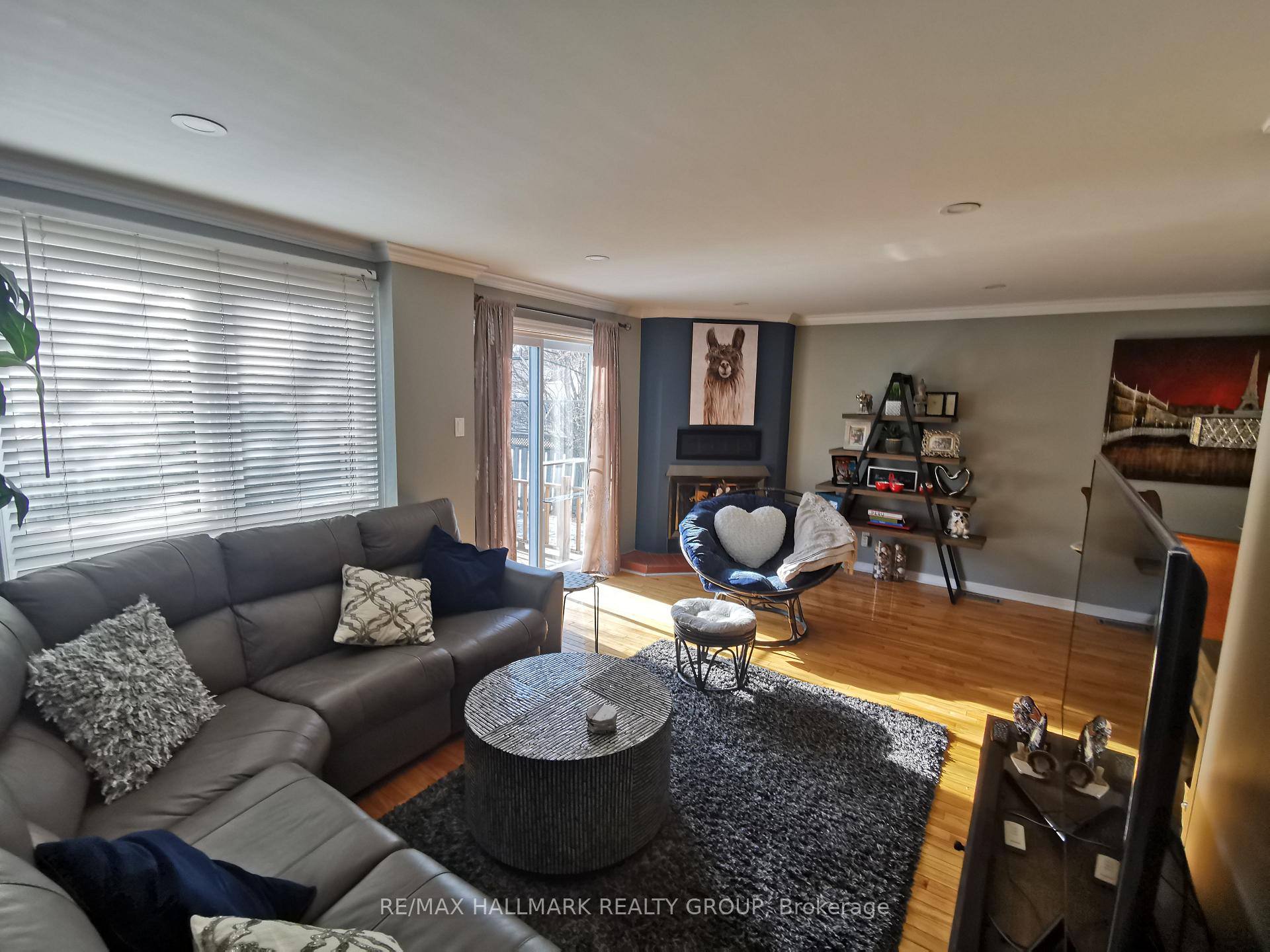 Photo 6 of 1638 St Georges Street, Ottawa, Bilberry Creek/Queenswood Heights — HOMEH