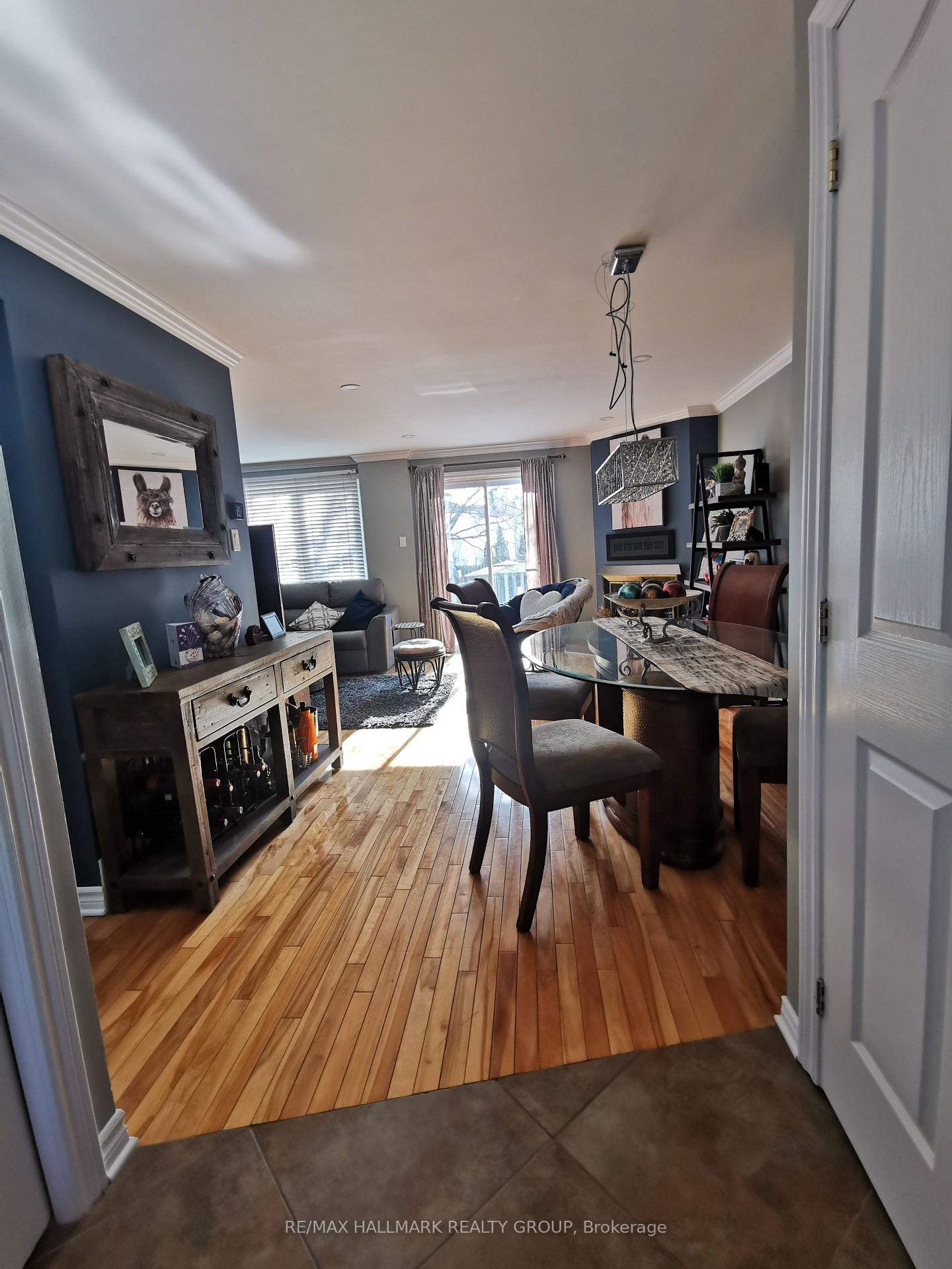 Photo 8 of 1638 St Georges Street, Ottawa, Bilberry Creek/Queenswood Heights — HOMEH