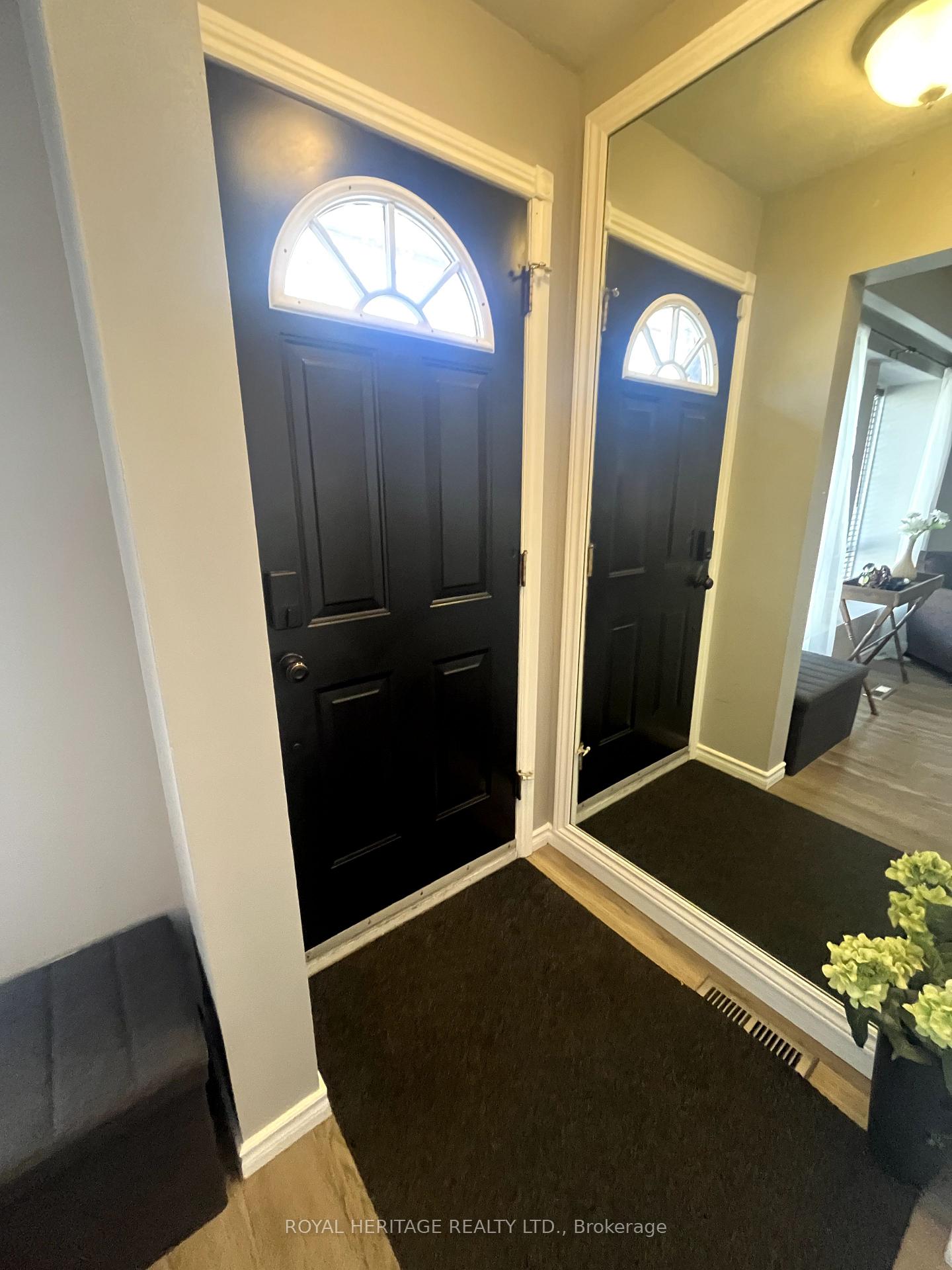 Photo 3 of 681 Athol Street E, Oshawa, Donevan — HOMEH