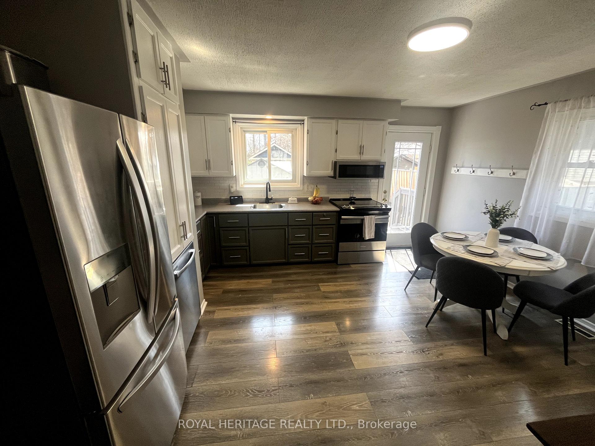 Photo 8 of 681 Athol Street E, Oshawa, Donevan — HOMEH