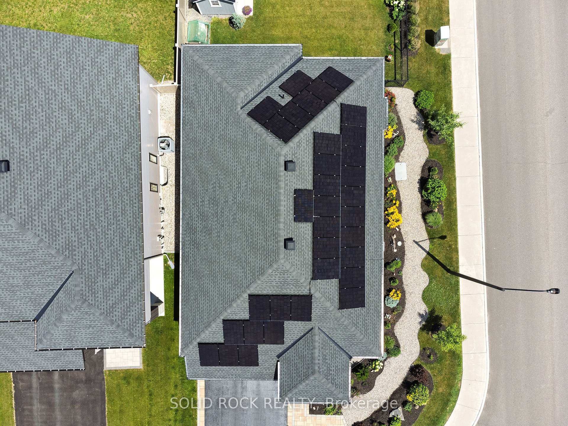Photo 3 of 135 Pathfinder Way, Ottawa, Riverside South/Gloucester Glen — HOMEH