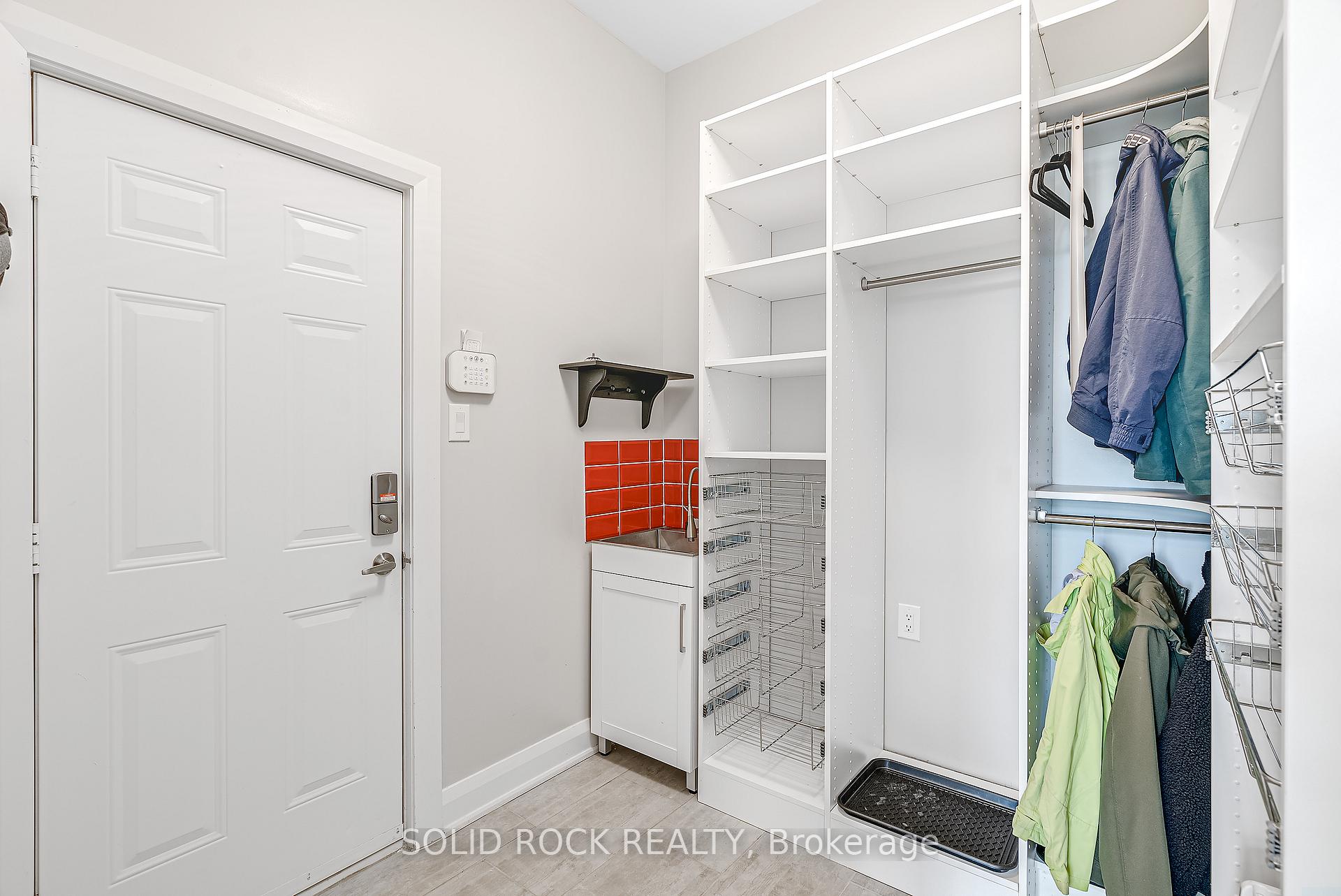 Photo 9 of 135 Pathfinder Way, Ottawa, Riverside South/Gloucester Glen — HOMEH