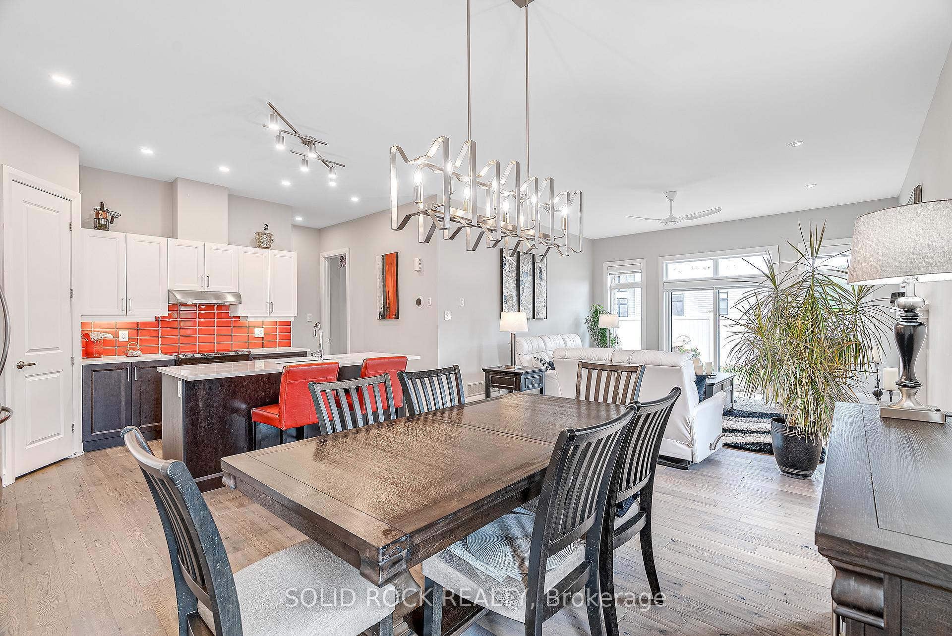 Photo 12 of 135 Pathfinder Way, Ottawa, Riverside South/Gloucester Glen — HOMEH