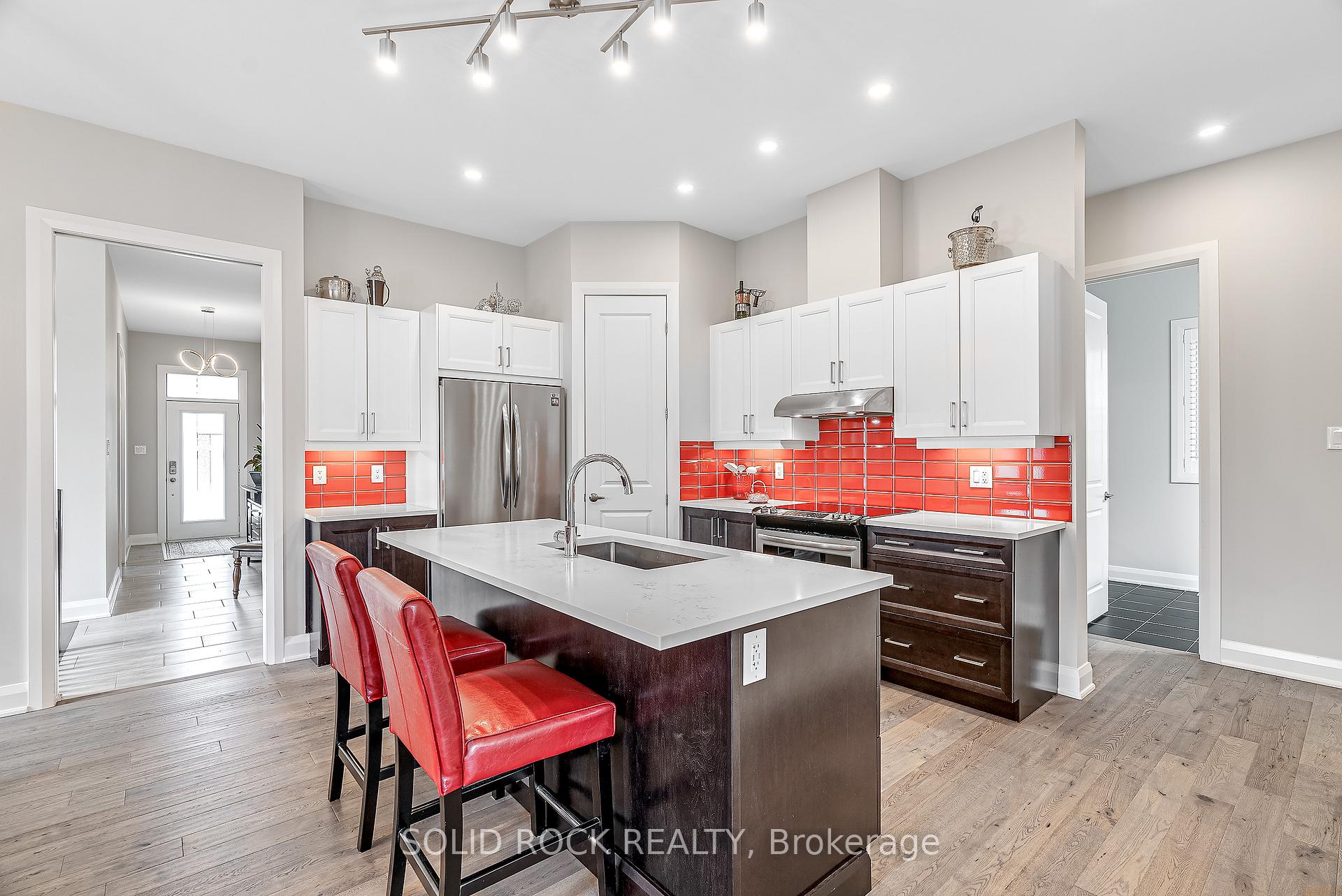 Photo 13 of 135 Pathfinder Way, Ottawa, Riverside South/Gloucester Glen — HOMEH