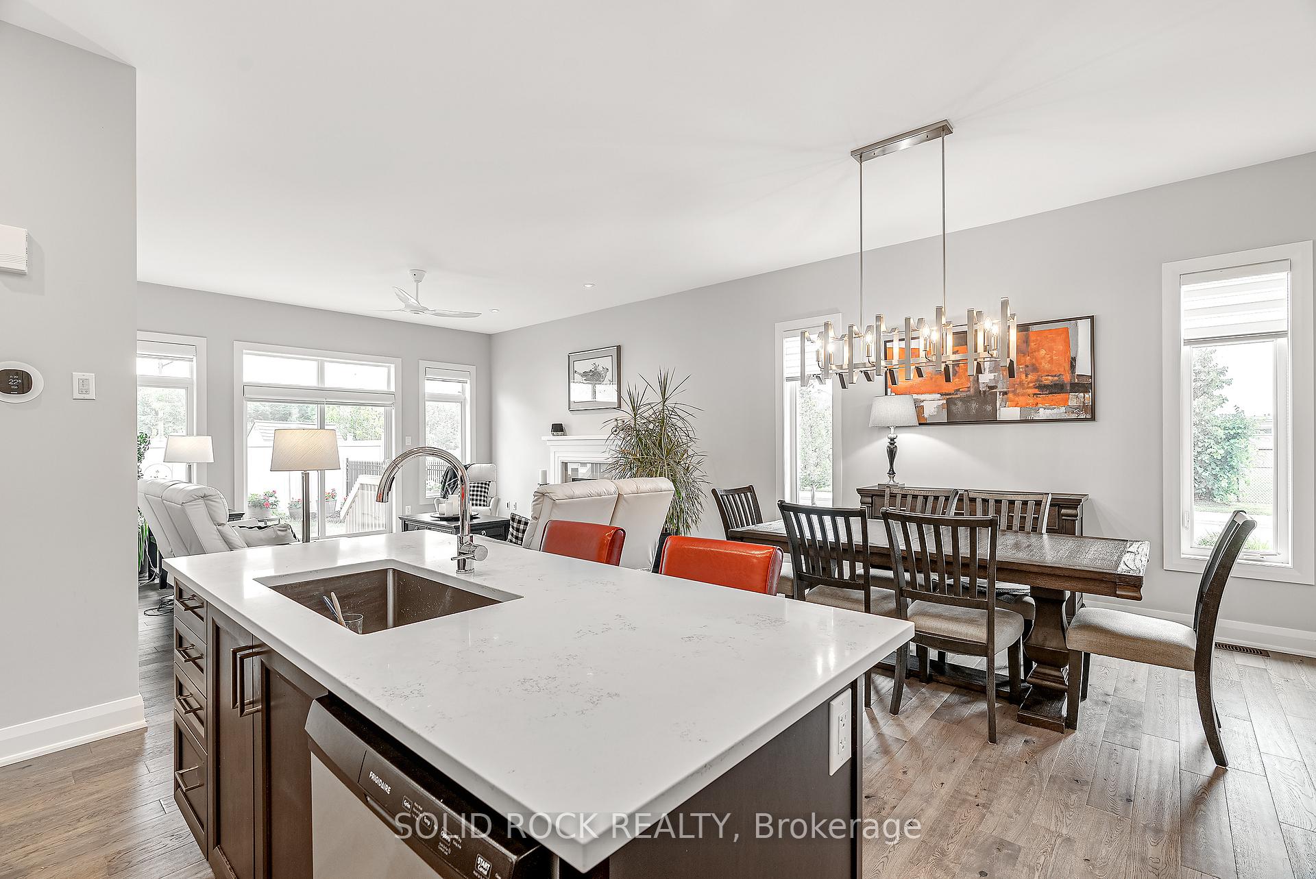 Photo 16 of 135 Pathfinder Way, Ottawa, Riverside South/Gloucester Glen — HOMEH
