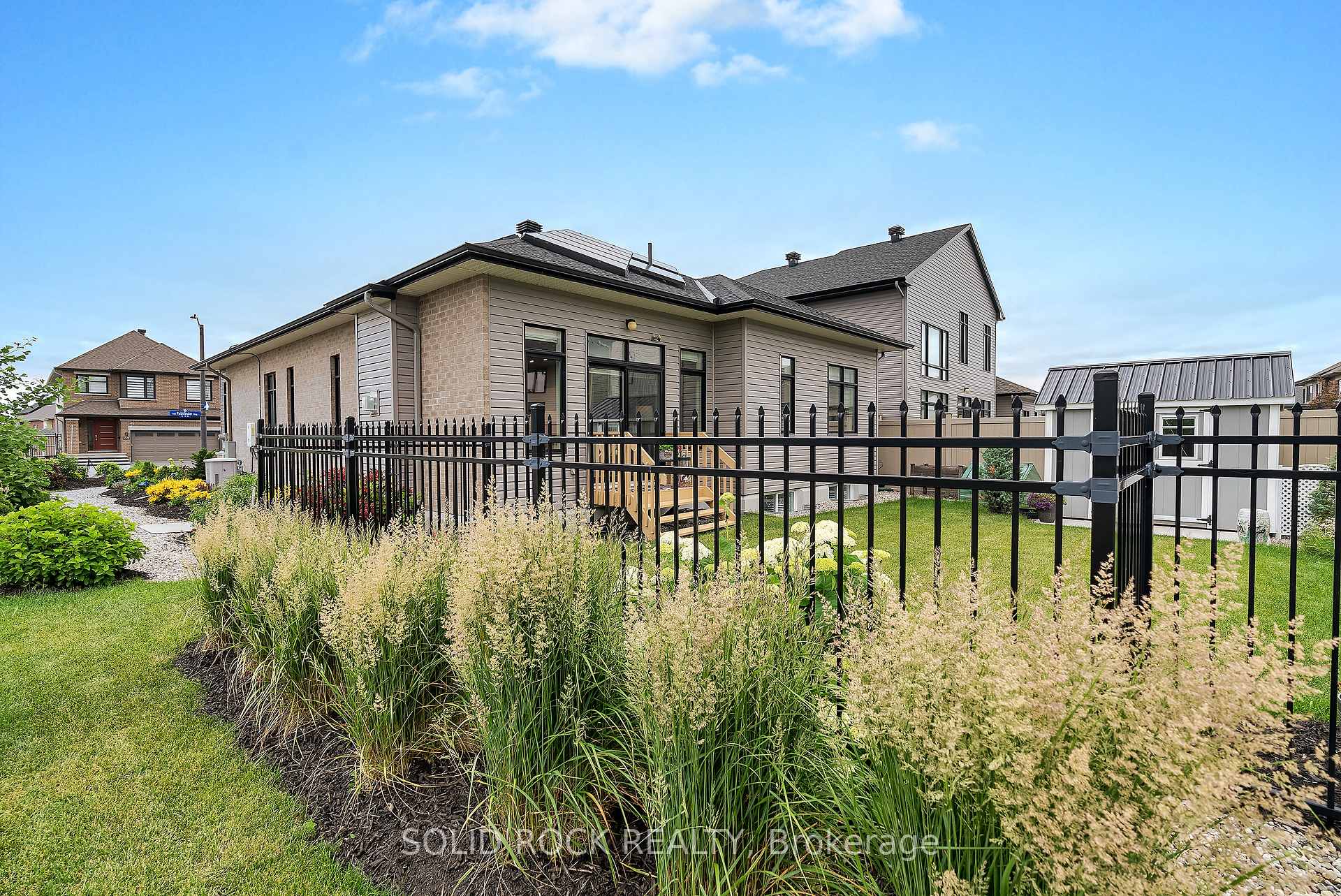 Photo 41 of 135 Pathfinder Way, Ottawa, Riverside South/Gloucester Glen — HOMEH