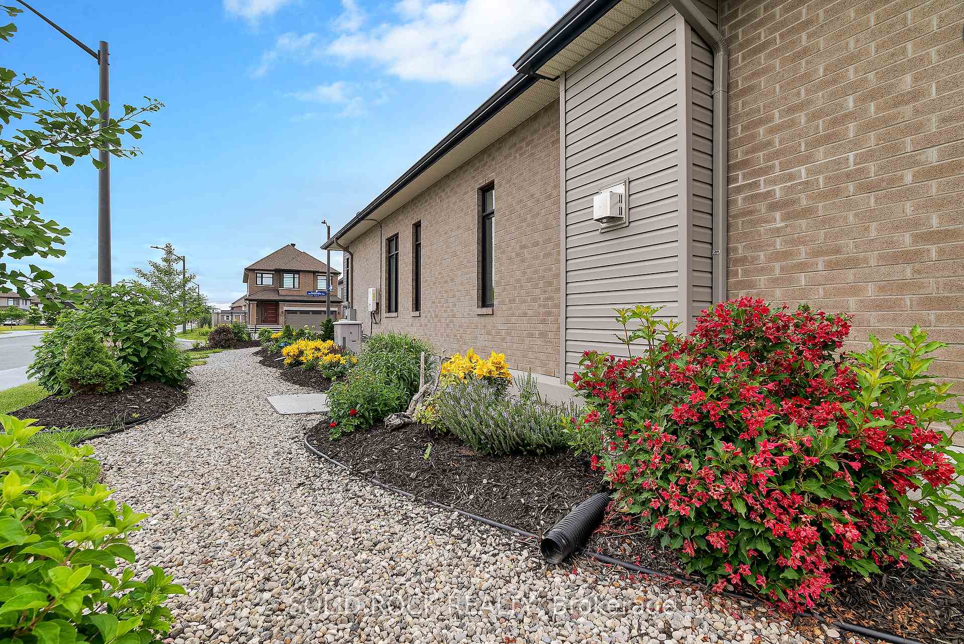 Photo 40 of 135 Pathfinder Way, Ottawa, Riverside South/Gloucester Glen — HOMEH