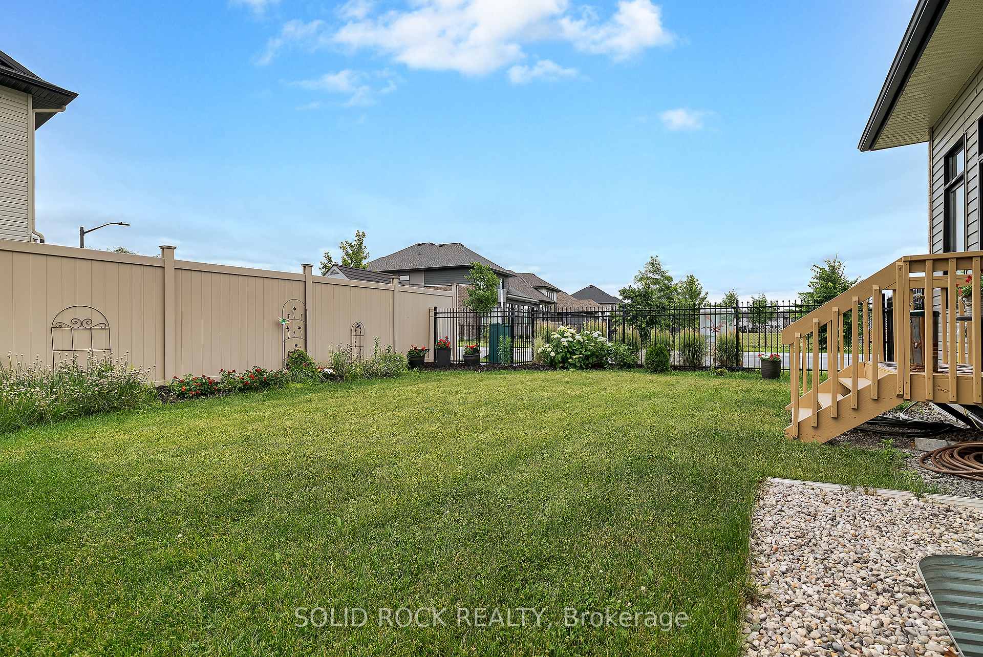 Photo 46 of 135 Pathfinder Way, Ottawa, Riverside South/Gloucester Glen — HOMEH