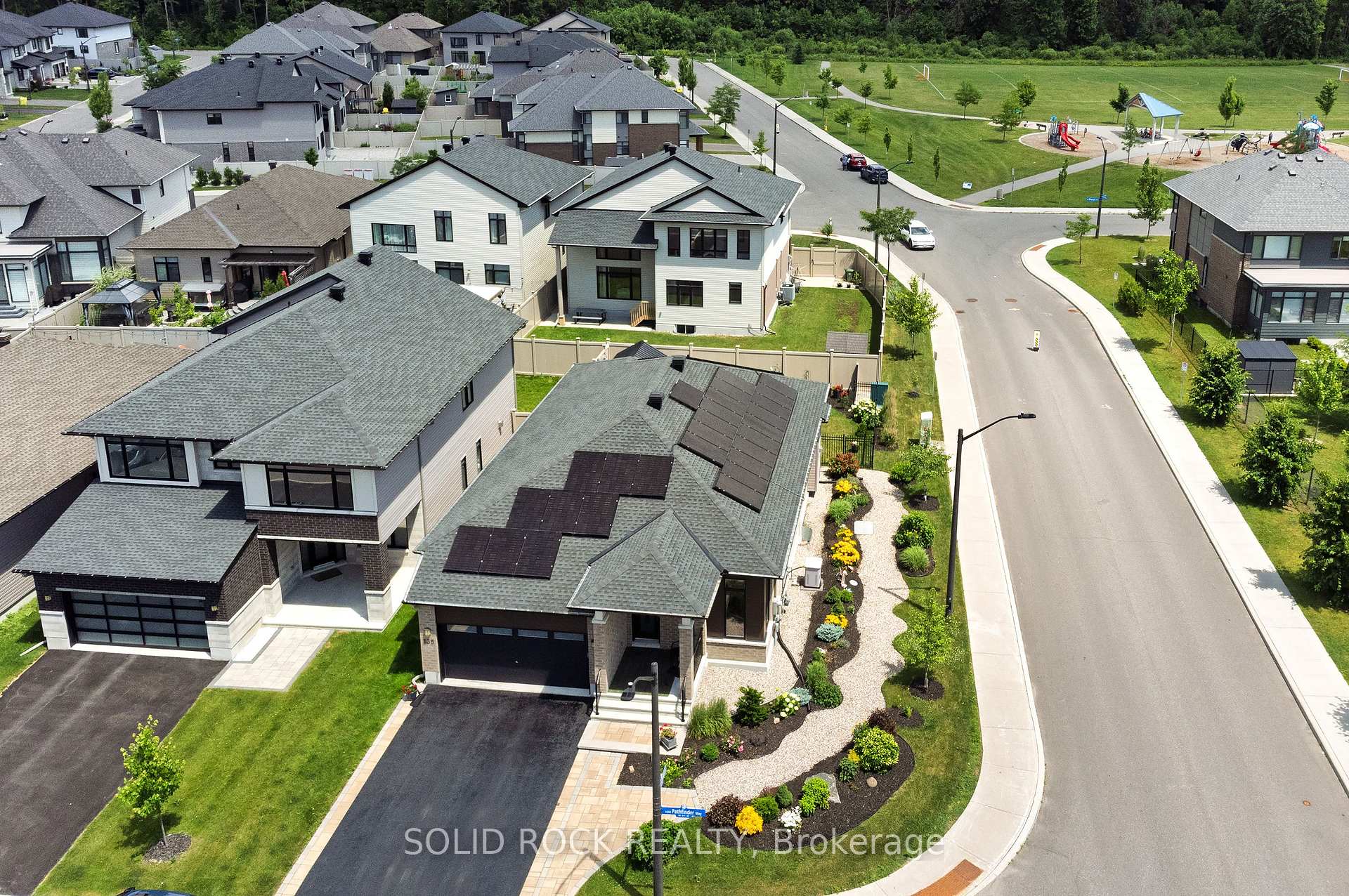 Photo 47 of 135 Pathfinder Way, Ottawa, Riverside South/Gloucester Glen — HOMEH