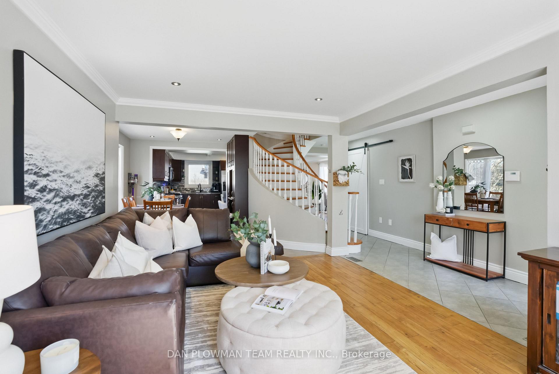 Photo 5 of 134 Hialeah Crescent, Whitby, Blue Grass Meadows — HOMEH