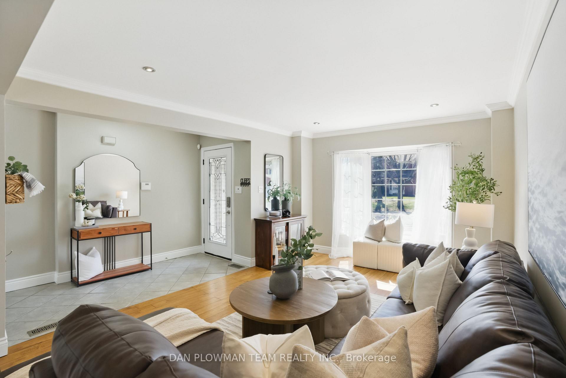 Photo 6 of 134 Hialeah Crescent, Whitby, Blue Grass Meadows — HOMEH