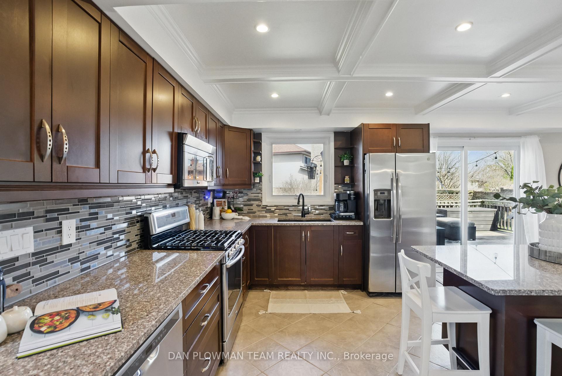 Photo 9 of 134 Hialeah Crescent, Whitby, Blue Grass Meadows — HOMEH