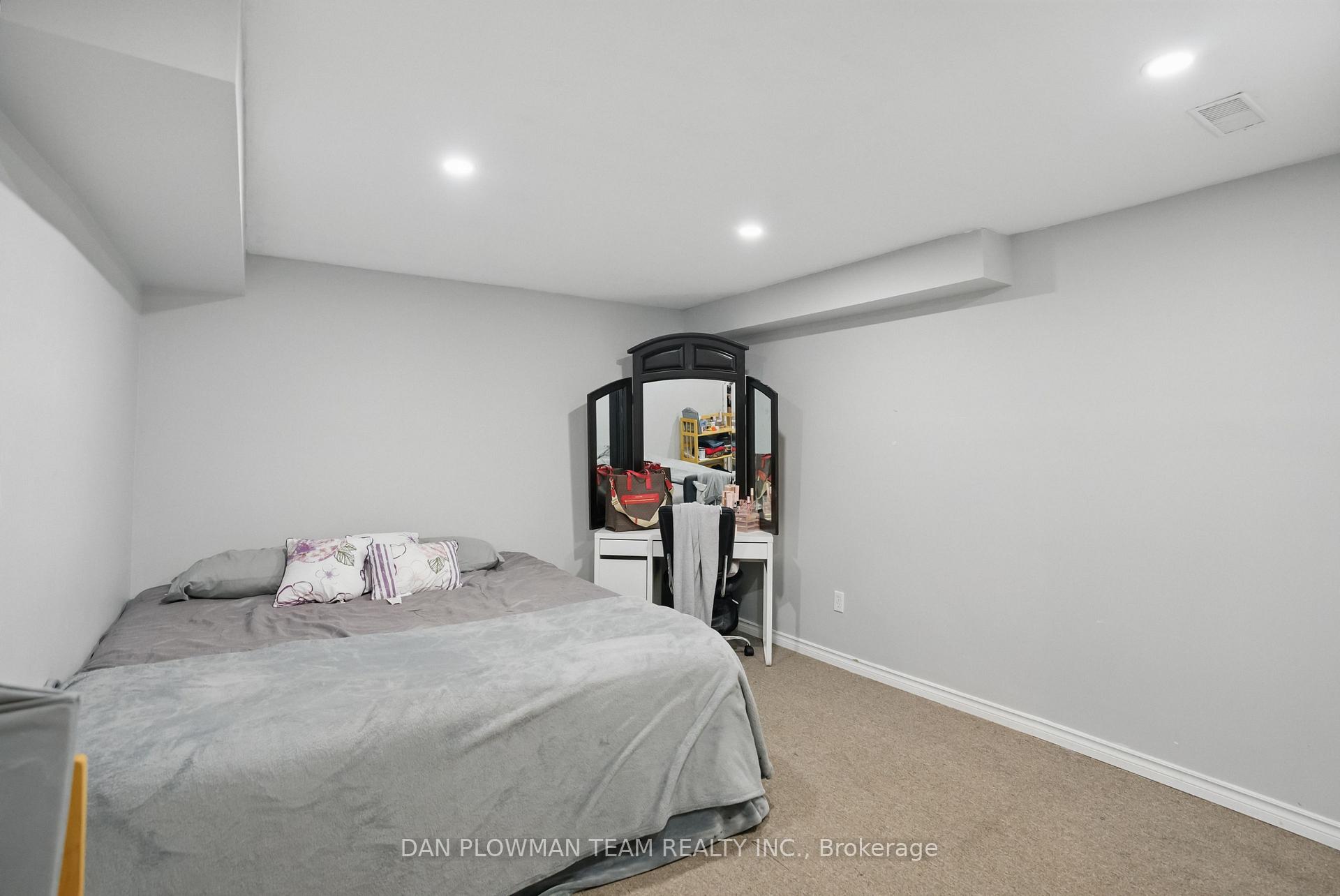 Photo 34 of 134 Hialeah Crescent, Whitby, Blue Grass Meadows — HOMEH