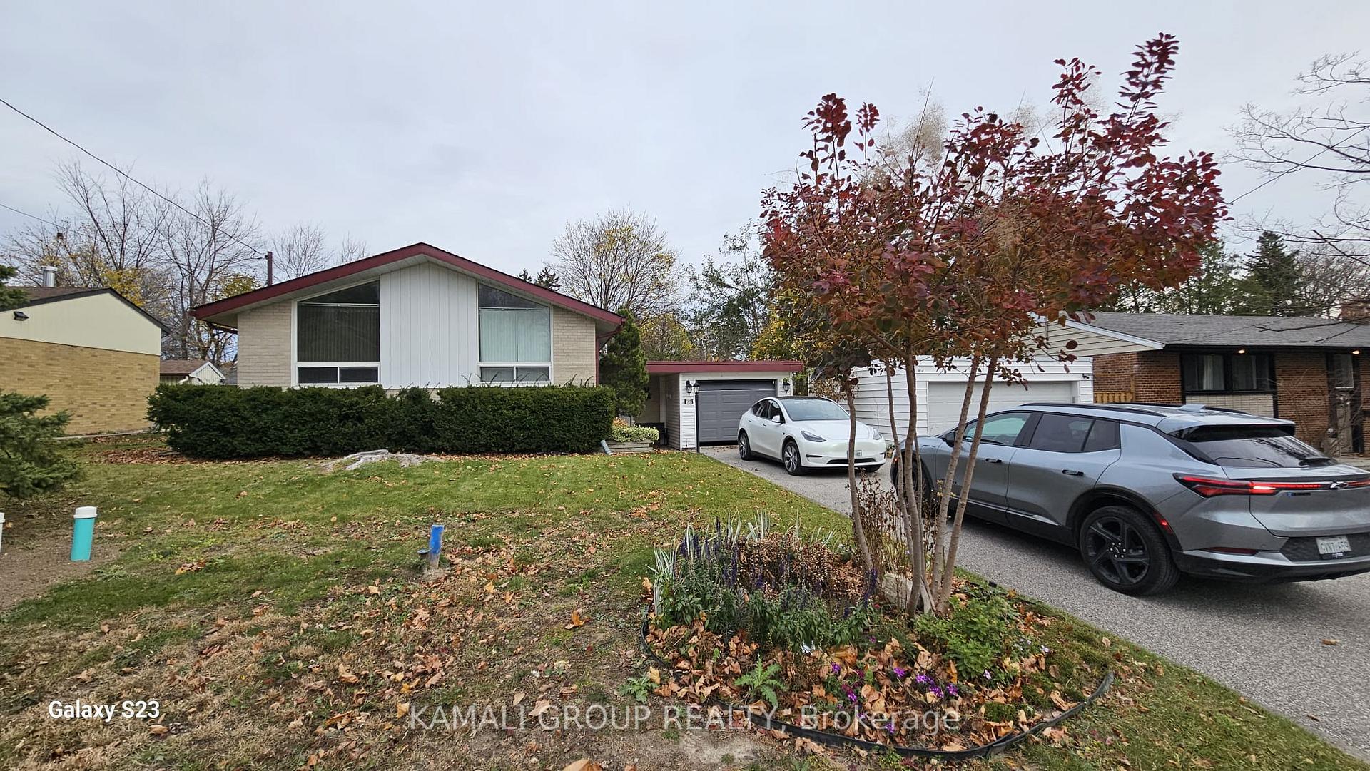 Photo 1 of 35 Starlight Crescent, Richmond Hill, Mill Pond — HOMEH