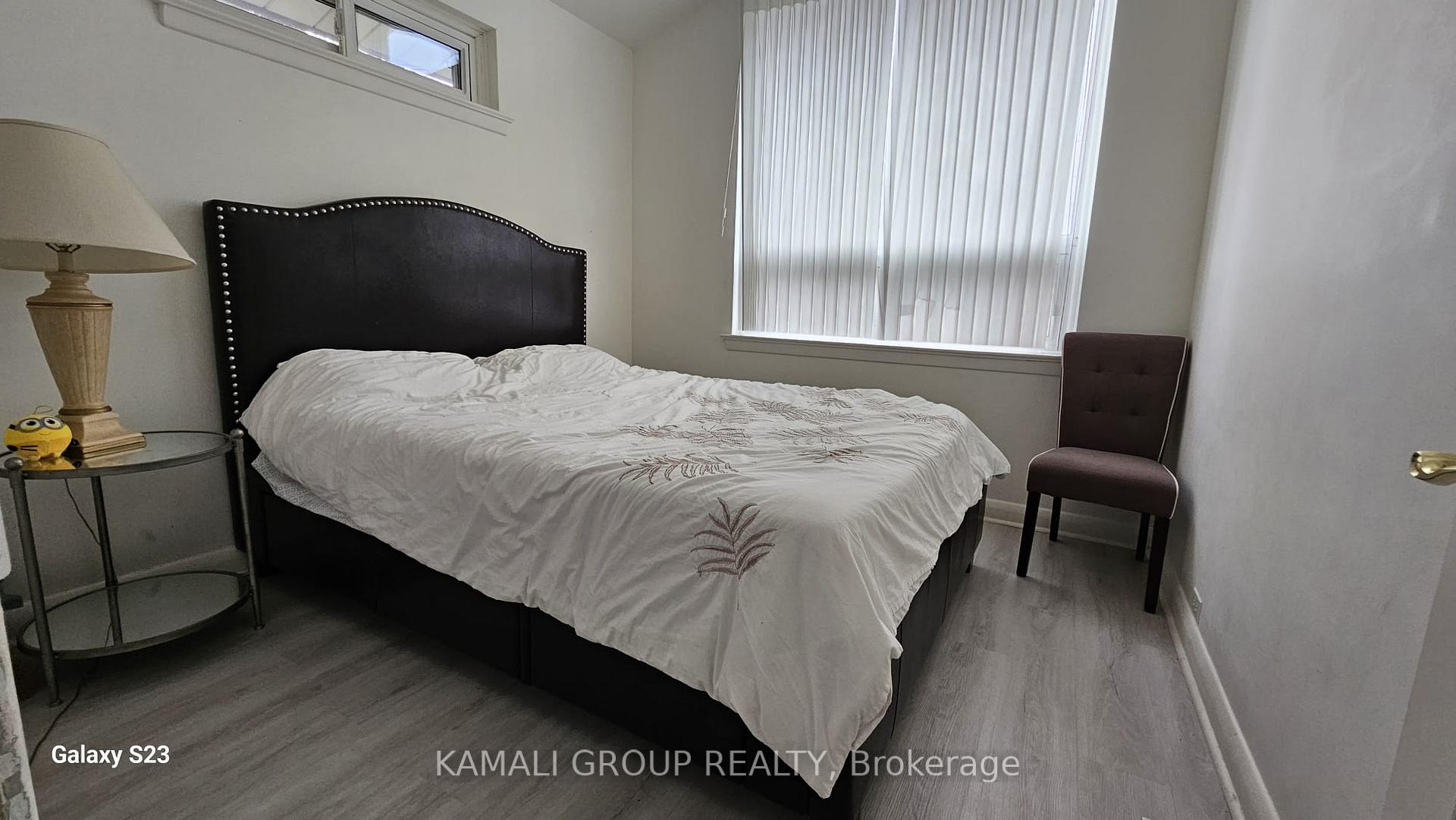 Photo 14 of 35 Starlight Crescent, Richmond Hill, Mill Pond — HOMEH